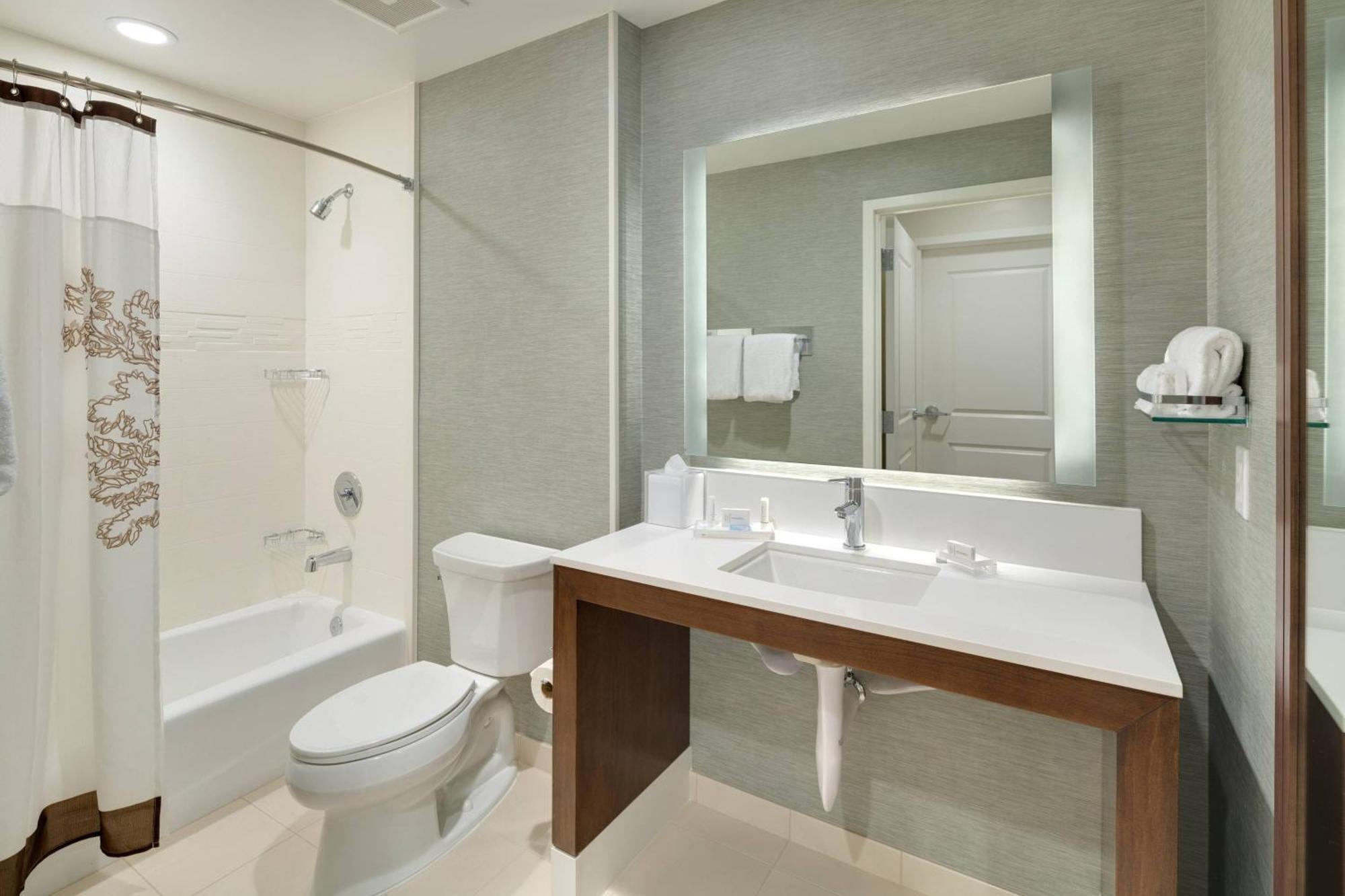 By Marriott Ontario Hotel