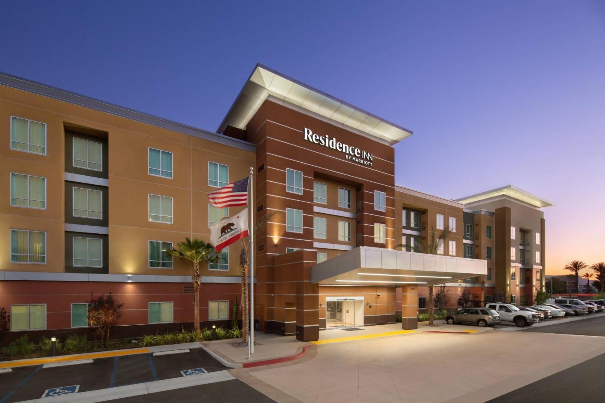 By Marriott Ontario Hotel 3*
