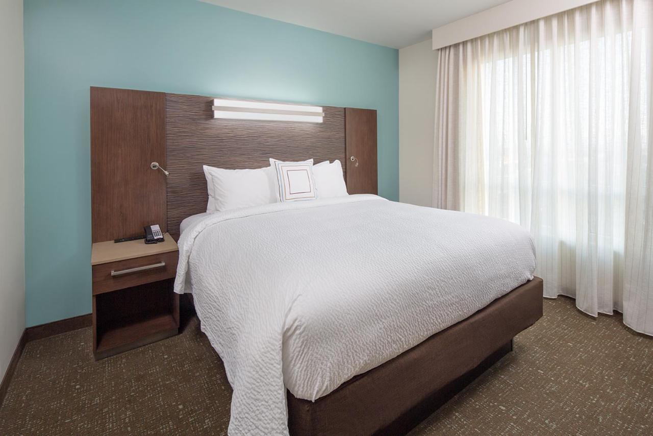 By Marriott Ontario Hotel 3*