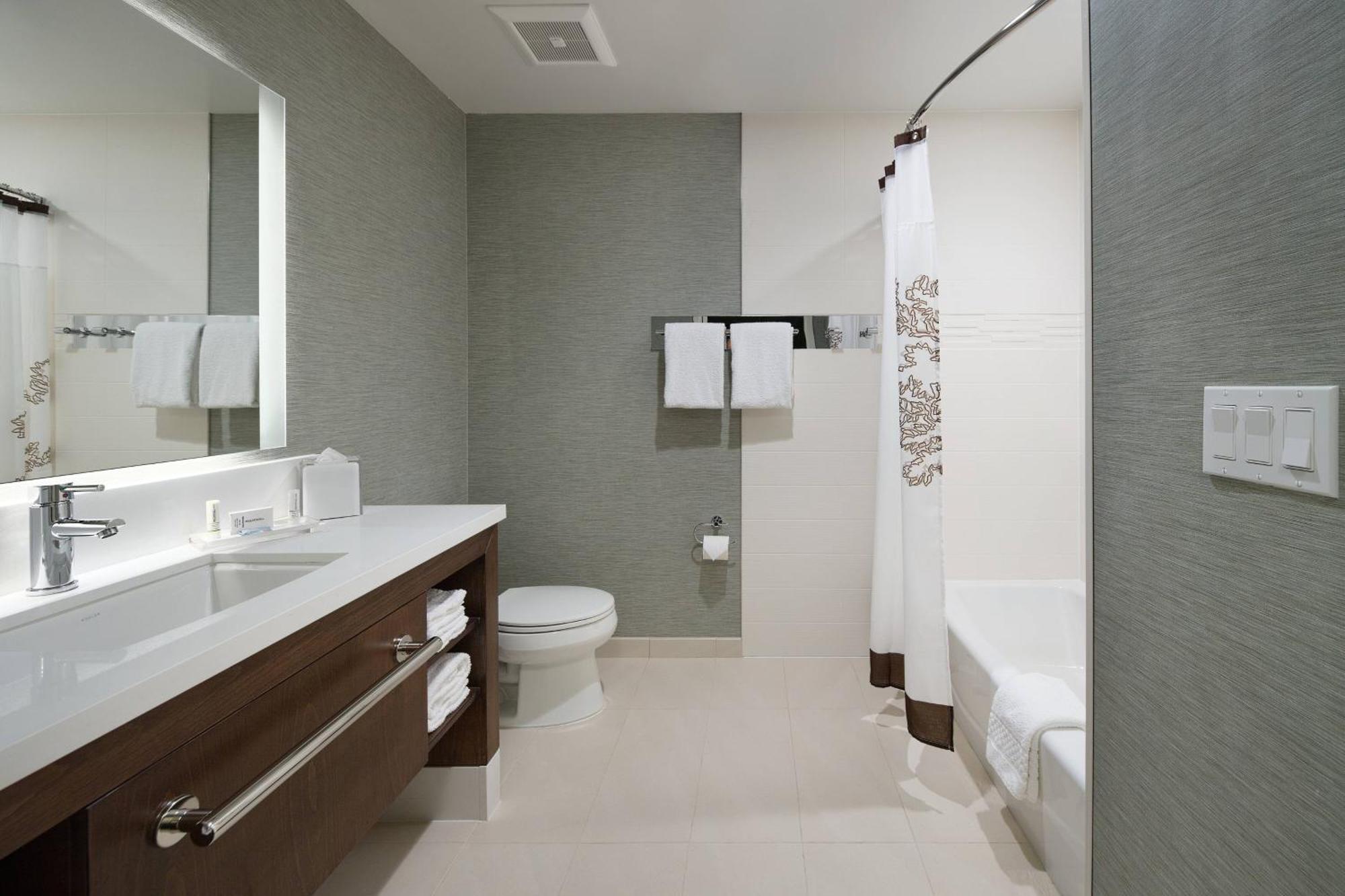 By Marriott Ontario Hotel Rancho Cucamonga