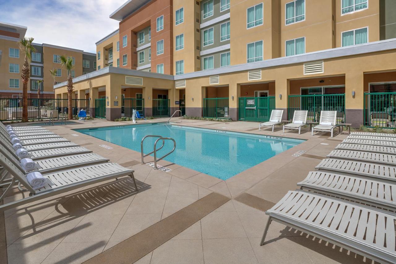 Hotel By Marriott Ontario 3*